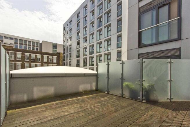 Apartment in London - More
