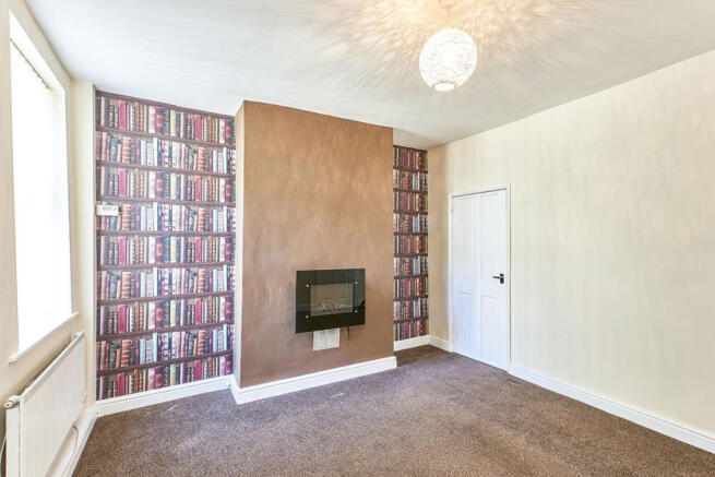 Sitting Room / Dining Room