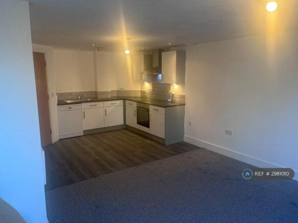 2 bed Flat to rent Image 7