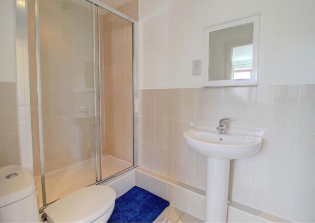 En-suite to bed 2