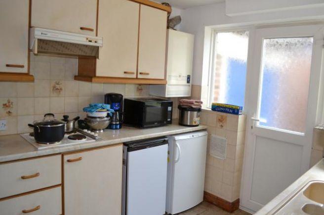 KITCHEN: