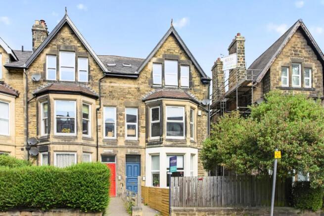 2 bed Apartment for sale in harrogate