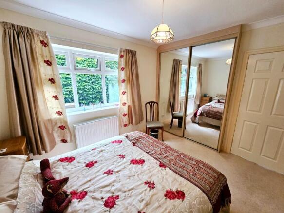 3 bed Detached Bungalow for sale Image 9