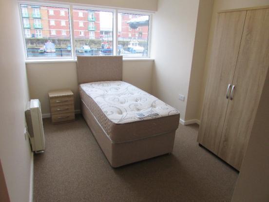 2 bed Apartment to rent Image 4