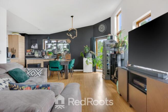 2 bed Apartment for sale Image 5