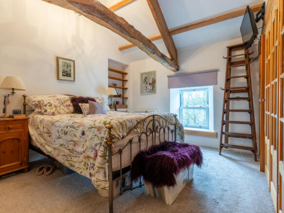 4 bed Semi-Detached for sale Image 12