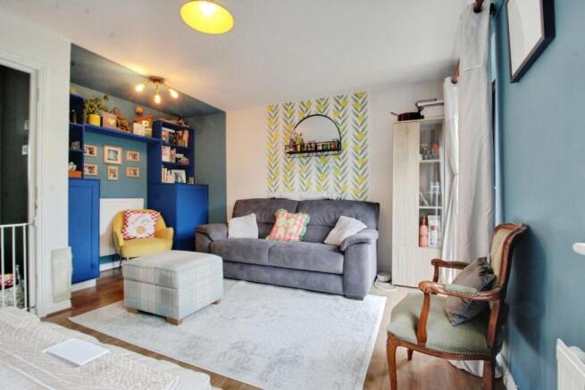 LIVING ROOM / DINER