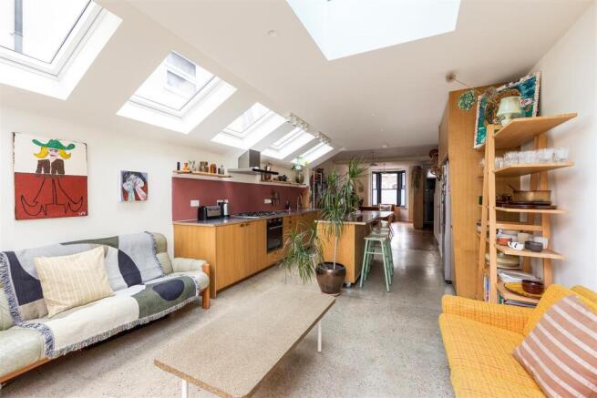 Capworth Street, Leyton photo 4