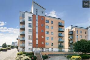 25, Lyndon House, Queen Mary Avenue, South Woodford, London E18 2FQ
