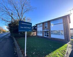 Flat 3, 34 40, Green Lane, Shepperton TW17 8DR