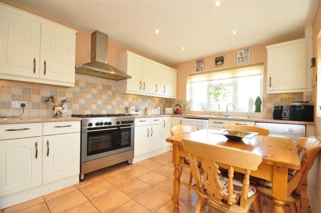 Kitchen/Breakfast Room
