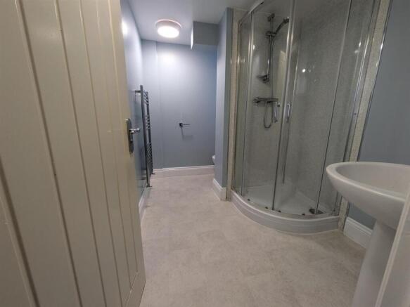 1 bed Ground Flat to rent Image 8