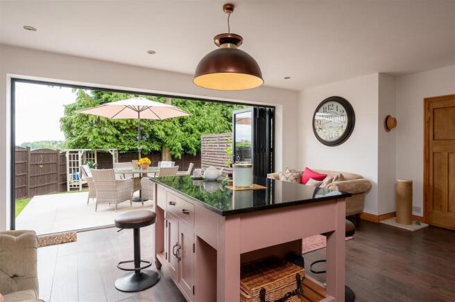 2 bed Semi-Detached for sale Image 8
