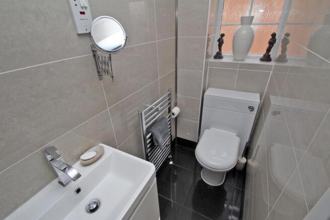 EN SUITE SHOWER