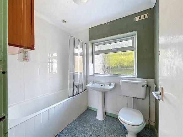 2 bed Detached Bungalow for sale Image 12