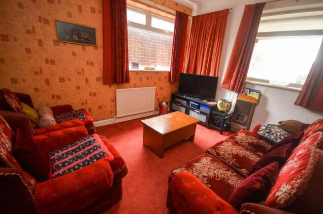 5 bed Detached for sale Image 7