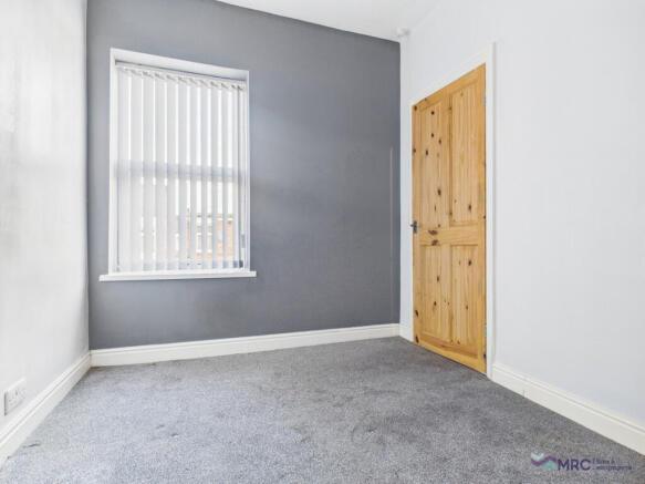 2 bed Terraced to rent Image 11