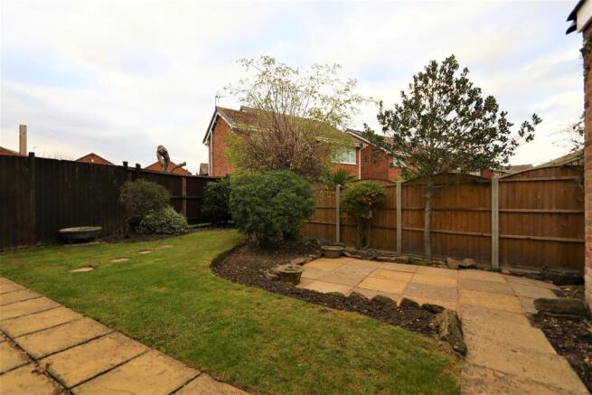 LANDSCAPED REAR GARDEN