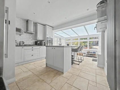 High Street, Blunsdon, Swindon, SN26