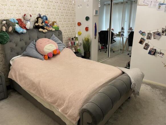 Bedroom 1.JPG