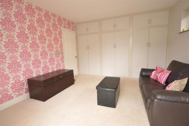 SITTING ROOM/BEDROOM 3