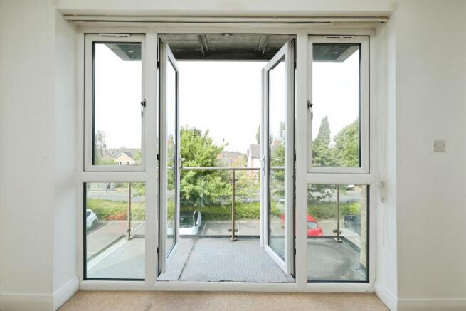 2 bed Flat for sale Image 8