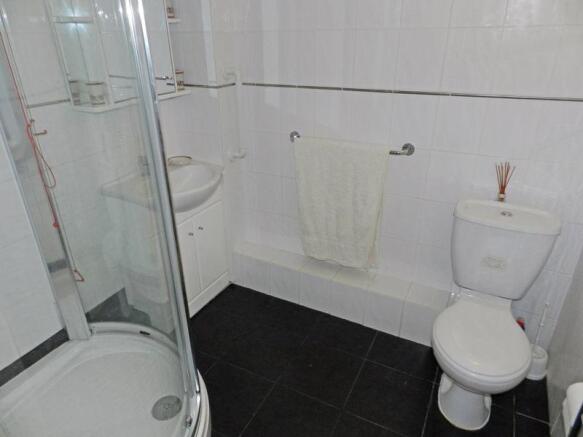 SHOWER ROOM