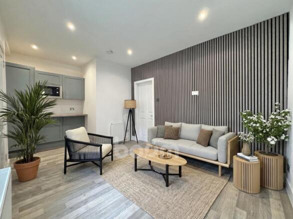 Mains Road, Beith lounge ai