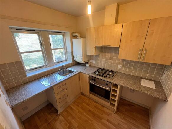 2 bed Apartment for sale Image 4