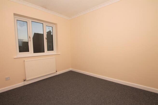 2 bed Terraced to rent Image 7