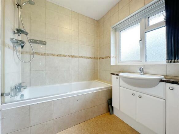 Bathroom.JPG