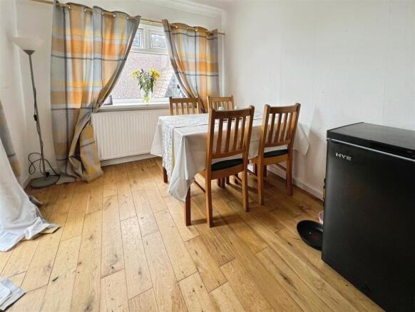 3 bed Semi-Detached for sale Image 8