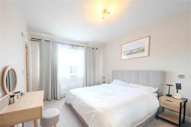 3 bed Town House for sale Image 5