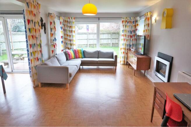 Lounge/Dining Room