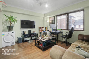Flat 32, Napier Court West, Gordon Place, Southend-on-sea SS1 1NH