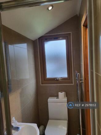Private Bathroom For Bedroom 1