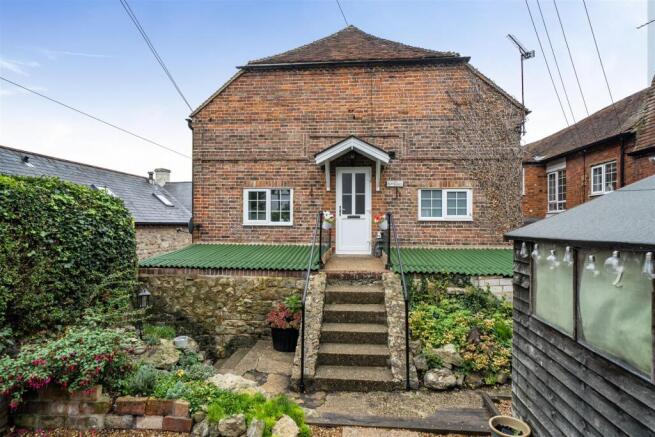 2-bed flat on School Lane, Sutton Valence, £250,000