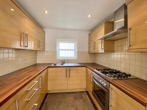 Halsall Ln - kitchen