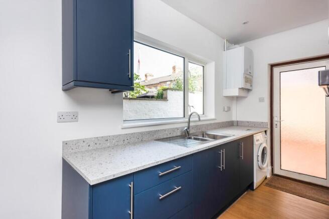 2 bed Terraced for sale Image 6