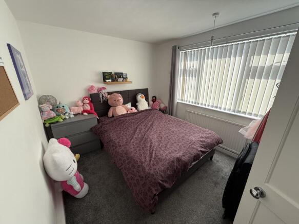2 bed Ground Flat to rent Image 6