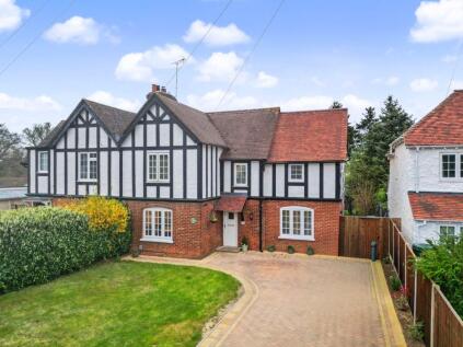 Cross Street, Letchworth Garden City, SG6