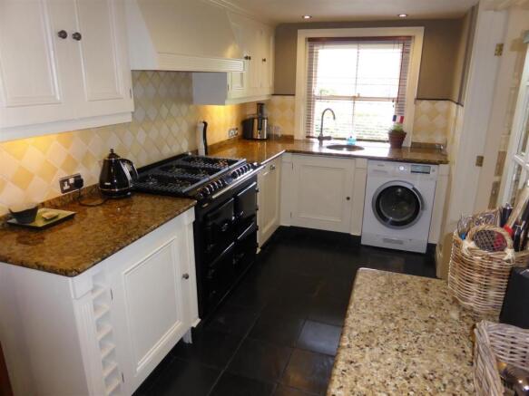 KITCHEN/BREAKFAST RO
