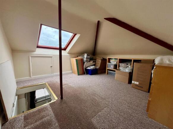 3 bed Semi-Detached for sale Image 12