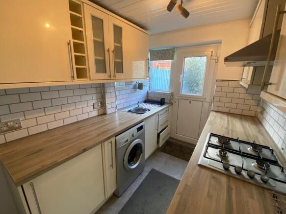 3 bed House to rent Image 4