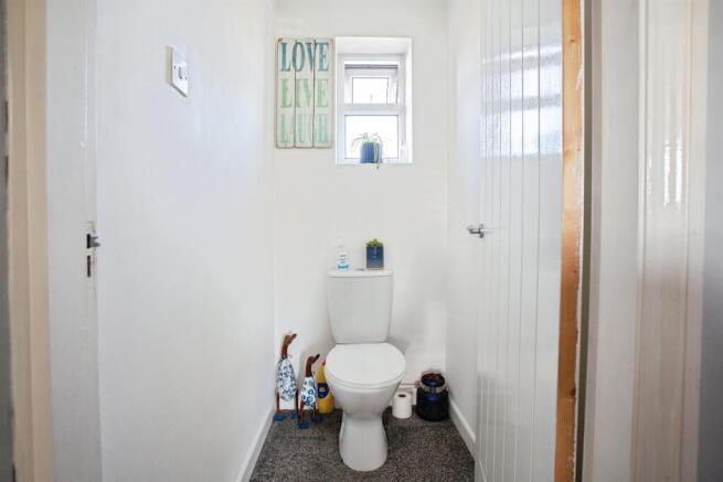 4 bed Semi-Detached for sale Image 7