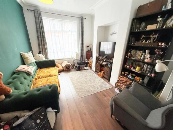 LOUNGE AREA