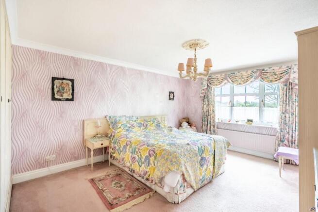 4 bed Detached for sale Image 12