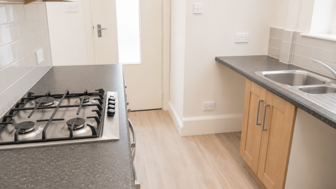 3 bed Semi-Detached to rent Image 8