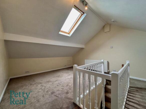 3 bed Terraced for sale Image 10