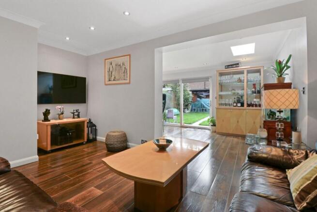 08-0cfb78635 - AM - 2 Thornsett Place se20 7xd-24 